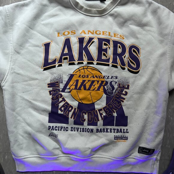 Rare Vintage Los Angeles Lakers Sweatshirt – Classic 90s NBA Style - Picture 3 of 5